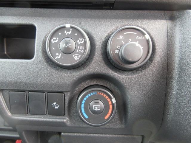 ハイエースバン ロングＤＸ　１オーナー　４ＷＤ　トヨタセーフティセンス　禁煙　純正ＳＤナビ　バックカメラ　前側ドラレコ　オートハイビーム　ＥＴＣ　純正セパレートカーテン　Ｄターボ　ドアバイザー　スマートキー　Ｂｌｕｅｔｏｏｔｈ（26枚目）