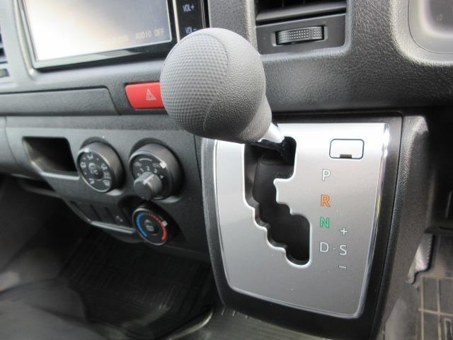 ハイエースバン ロングＤＸ　１オーナー　４ＷＤ　トヨタセーフティセンス　禁煙　純正ＳＤナビ　バックカメラ　前側ドラレコ　オートハイビーム　ＥＴＣ　純正セパレートカーテン　Ｄターボ　ドアバイザー　スマートキー　Ｂｌｕｅｔｏｏｔｈ（29枚目）