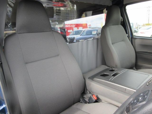 ハイエースバン ロングＤＸ　１オーナー　４ＷＤ　トヨタセーフティセンス　禁煙　純正ＳＤナビ　バックカメラ　前側ドラレコ　オートハイビーム　ＥＴＣ　純正セパレートカーテン　Ｄターボ　ドアバイザー　スマートキー　Ｂｌｕｅｔｏｏｔｈ（48枚目）