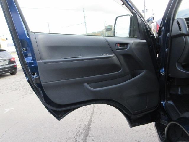 ハイエースバン ロングＤＸ　１オーナー　４ＷＤ　トヨタセーフティセンス　禁煙　純正ＳＤナビ　バックカメラ　前側ドラレコ　オートハイビーム　ＥＴＣ　純正セパレートカーテン　Ｄターボ　ドアバイザー　スマートキー　Ｂｌｕｅｔｏｏｔｈ（51枚目）