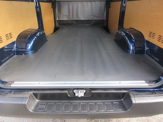 ハイエースバン ロングＤＸ　１オーナー　４ＷＤ　トヨタセーフティセンス　禁煙　純正ＳＤナビ　バックカメラ　前側ドラレコ　オートハイビーム　ＥＴＣ　純正セパレートカーテン　Ｄターボ　ドアバイザー　スマートキー　Ｂｌｕｅｔｏｏｔｈ（57枚目）