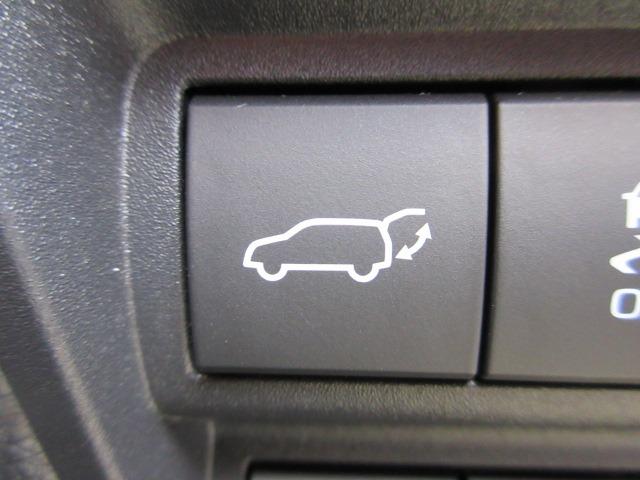 ヤリスクロス ハイブリッドＺ　１オーナー　４ＷＤ　トヨタセーフティセンス　モデリスタフルエアロ　パノラミックビュー　前後ドラレコ　レーダークルーズ　電動リアゲート　ハーフレザー　ＢＳＭ　ＥＴＣ２．０　前後フォグ　オートハイビーム（7枚目）