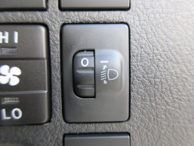 タウンエースバン GL 登録済未使用車 4WD トヨタセーフティセンス センターデフロック クリアランスソナー アイドリングストップ LEDヘッドライト スペアキー 衝突軽減ブレ 横滑り防止(30枚目)