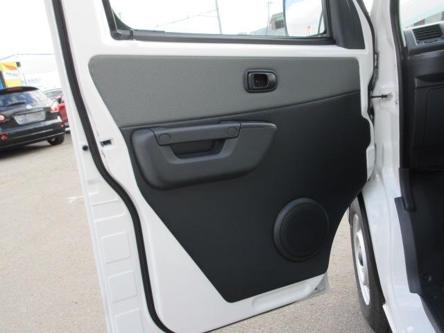 タウンエースバン GL 登録済未使用車 4WD トヨタセーフティセンス センターデフロック クリアランスソナー アイドリングストップ LEDヘッドライト スペアキー 衝突軽減ブレ 横滑り防止(48枚目)