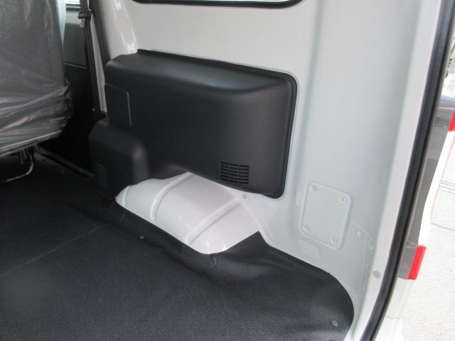 タウンエースバン GL 登録済未使用車 4WD トヨタセーフティセンス センターデフロック クリアランスソナー アイドリングストップ LEDヘッドライト スペアキー 衝突軽減ブレ 横滑り防止(52枚目)