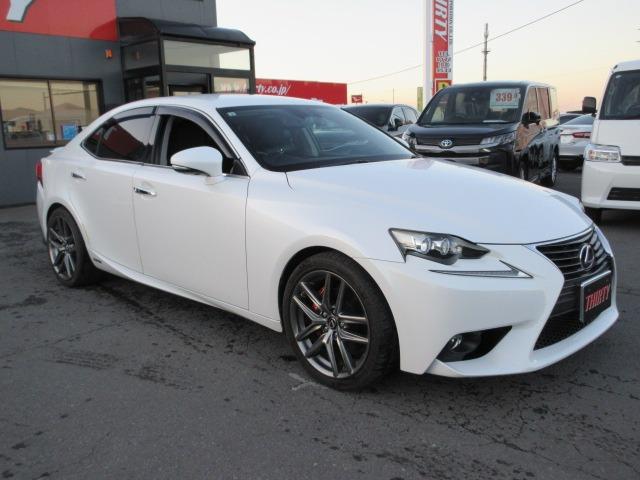 ＩＳ ＩＳ３００ｈ　ユーザー買取車　純正ナビ　Ｂカメラ　ドラレコ　クルーズコントロール　パドルシフト　シートヒーター　ハンドルヒーター　ＥＴＣ　Ｆスポーツ純正１８ＡＷ　ＬＥＤヘッドライト　前側フォグ　ハーフレザーシート（10枚目）