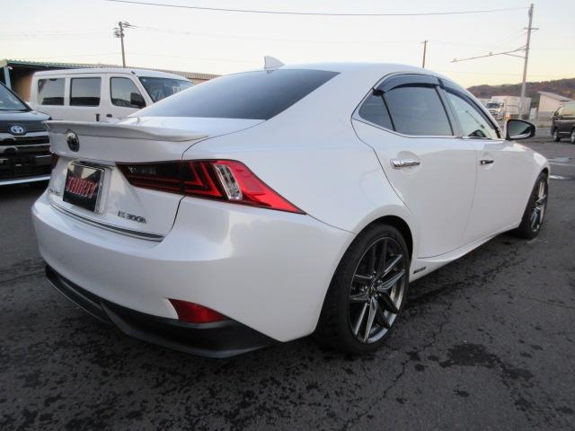 ＩＳ ＩＳ３００ｈ　ユーザー買取車　純正ナビ　Ｂカメラ　ドラレコ　クルーズコントロール　パドルシフト　シートヒーター　ハンドルヒーター　ＥＴＣ　Ｆスポーツ純正１８ＡＷ　ＬＥＤヘッドライト　前側フォグ　ハーフレザーシート（13枚目）