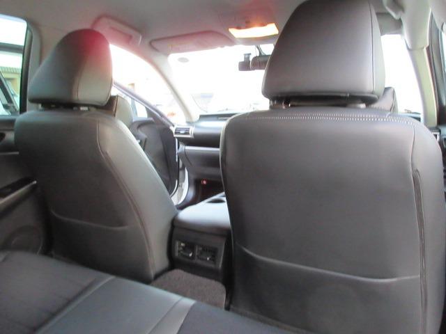 ＩＳ ＩＳ３００ｈ　ユーザー買取車　純正ナビ　Ｂカメラ　ドラレコ　クルーズコントロール　パドルシフト　シートヒーター　ハンドルヒーター　ＥＴＣ　Ｆスポーツ純正１８ＡＷ　ＬＥＤヘッドライト　前側フォグ　ハーフレザーシート（52枚目）