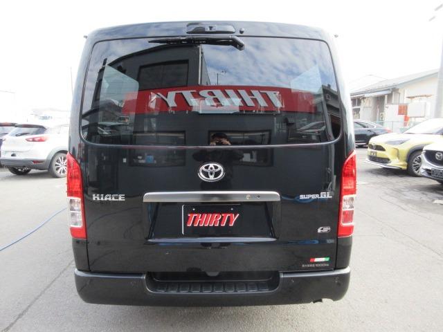 ハイエースバン ロングスーパーGL ダークプライムS 登録済未使用車 4WD 寒冷地仕様 トヨタセーフティセンス パノラミックビュー 両側パワースライド デジタルインナーミラー オートハイビーム 本革巻ステア LEDヘッドライト 前後フォグ Wエアコン(14枚目)