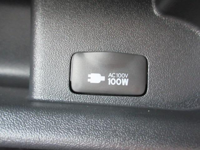 ハイエースバン ロングスーパーGL ダークプライムS 登録済未使用車 4WD 寒冷地仕様 トヨタセーフティセンス パノラミックビュー 両側パワースライド デジタルインナーミラー オートハイビーム 本革巻ステア LEDヘッドライト 前後フォグ Wエアコン(29枚目)