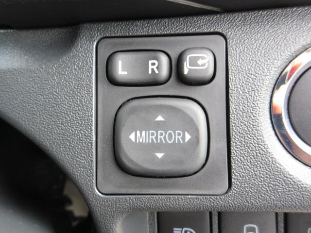 ハイエースバン ロングスーパーGL ダークプライムS 登録済未使用車 4WD 寒冷地仕様 トヨタセーフティセンス パノラミックビュー 両側パワースライド デジタルインナーミラー オートハイビーム 本革巻ステア LEDヘッドライト 前後フォグ Wエアコン(31枚目)