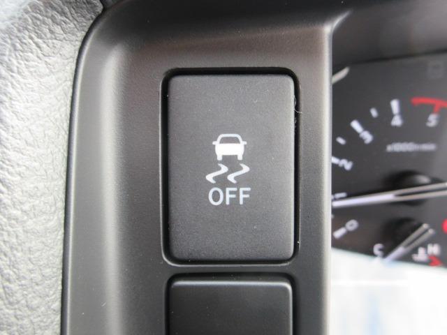 ハイエースバン ロングスーパーGL ダークプライムS 登録済未使用車 4WD 寒冷地仕様 トヨタセーフティセンス パノラミックビュー 両側パワースライド デジタルインナーミラー オートハイビーム 本革巻ステア LEDヘッドライト 前後フォグ Wエアコン(33枚目)