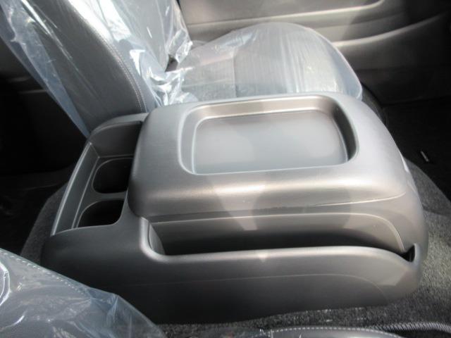 ハイエースバン ロングスーパーGL ダークプライムS 登録済未使用車 4WD 寒冷地仕様 トヨタセーフティセンス パノラミックビュー 両側パワースライド デジタルインナーミラー オートハイビーム 本革巻ステア LEDヘッドライト 前後フォグ Wエアコン(36枚目)