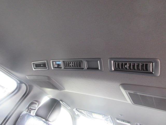 ハイエースバン ロングスーパーGL ダークプライムS 登録済未使用車 4WD 寒冷地仕様 トヨタセーフティセンス パノラミックビュー 両側パワースライド デジタルインナーミラー オートハイビーム 本革巻ステア LEDヘッドライト 前後フォグ Wエアコン(37枚目)