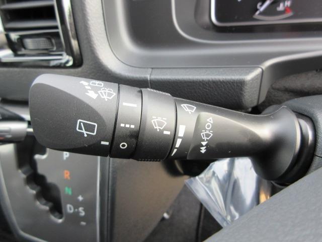 ハイエースバン ロングスーパーGL ダークプライムS 登録済未使用車 4WD 寒冷地仕様 トヨタセーフティセンス パノラミックビュー 両側パワースライド デジタルインナーミラー オートハイビーム 本革巻ステア LEDヘッドライト 前後フォグ Wエアコン(41枚目)