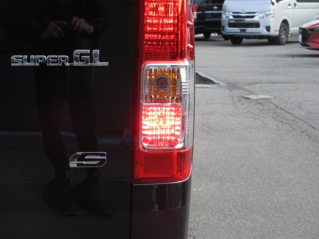 ハイエースバン ロングスーパーGL ダークプライムS 登録済未使用車 4WD 寒冷地仕様 トヨタセーフティセンス パノラミックビュー 両側パワースライド デジタルインナーミラー オートハイビーム 本革巻ステア LEDヘッドライト 前後フォグ Wエアコン(48枚目)