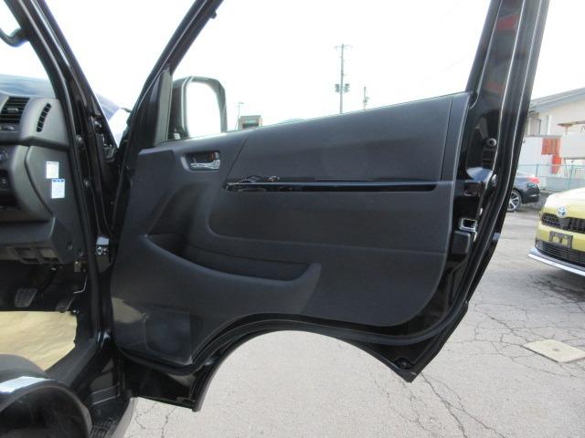 ハイエースバン ロングスーパーGL ダークプライムS 登録済未使用車 4WD 寒冷地仕様 トヨタセーフティセンス パノラミックビュー 両側パワースライド デジタルインナーミラー オートハイビーム 本革巻ステア LEDヘッドライト 前後フォグ Wエアコン(51枚目)