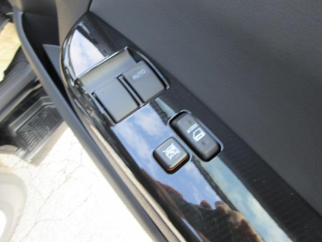 ハイエースバン ロングスーパーGL ダークプライムS 登録済未使用車 4WD 寒冷地仕様 トヨタセーフティセンス パノラミックビュー 両側パワースライド デジタルインナーミラー オートハイビーム 本革巻ステア LEDヘッドライト 前後フォグ Wエアコン(52枚目)