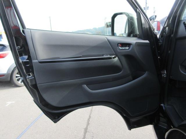 ハイエースバン ロングスーパーGL ダークプライムS 登録済未使用車 4WD 寒冷地仕様 トヨタセーフティセンス パノラミックビュー 両側パワースライド デジタルインナーミラー オートハイビーム 本革巻ステア LEDヘッドライト 前後フォグ Wエアコン(56枚目)