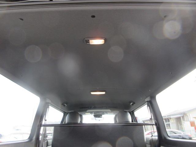 ハイエースバン ロングスーパーGL ダークプライムS 登録済未使用車 4WD 寒冷地仕様 トヨタセーフティセンス パノラミックビュー 両側パワースライド デジタルインナーミラー オートハイビーム 本革巻ステア LEDヘッドライト 前後フォグ Wエアコン(63枚目)