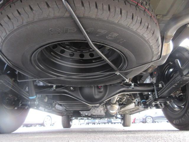 ハイエースバン ロングスーパーGL ダークプライムS 登録済未使用車 4WD 寒冷地仕様 トヨタセーフティセンス パノラミックビュー 両側パワースライド デジタルインナーミラー オートハイビーム 本革巻ステア LEDヘッドライト 前後フォグ Wエアコン(65枚目)