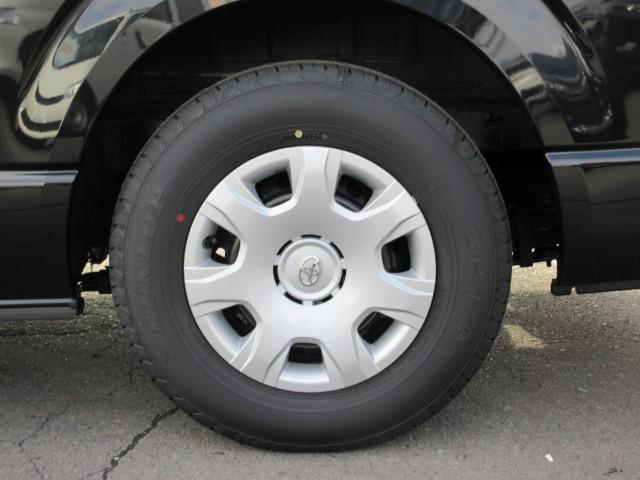 ハイエースバン ロングスーパーGL ダークプライムS 登録済未使用車 4WD 寒冷地仕様 トヨタセーフティセンス パノラミックビュー 両側パワースライド デジタルインナーミラー オートハイビーム 本革巻ステア LEDヘッドライト 前後フォグ Wエアコン(69枚目)