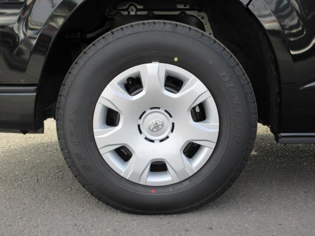 ハイエースバン ロングスーパーGL ダークプライムS 登録済未使用車 4WD 寒冷地仕様 トヨタセーフティセンス パノラミックビュー 両側パワースライド デジタルインナーミラー オートハイビーム 本革巻ステア LEDヘッドライト 前後フォグ Wエアコン(70枚目)