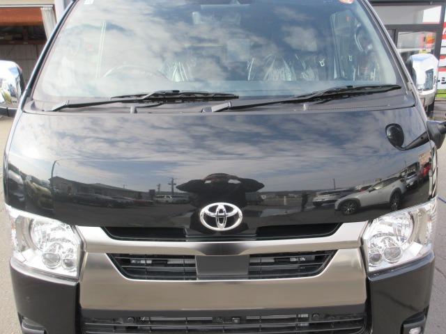 ハイエースバン ロングスーパーGL ダークプライムS 登録済未使用車 4WD 寒冷地仕様 トヨタセーフティセンス パノラミックビュー 両側パワースライド デジタルインナーミラー オートハイビーム 本革巻ステア LEDヘッドライト 前後フォグ Wエアコン(71枚目)