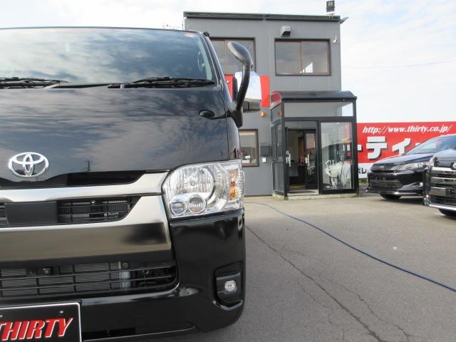 ハイエースバン ロングスーパーGL ダークプライムS 登録済未使用車 4WD 寒冷地仕様 トヨタセーフティセンス パノラミックビュー 両側パワースライド デジタルインナーミラー オートハイビーム 本革巻ステア LEDヘッドライト 前後フォグ Wエアコン(73枚目)