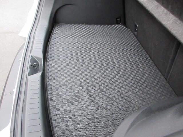 ■ヘッドライトのクリアー塗装を剥離、再塗装で目力復活！まるで新品の透明感！ヘッドライトリフォーム！！見た目にこだわるお客様におすすめのオプションです。