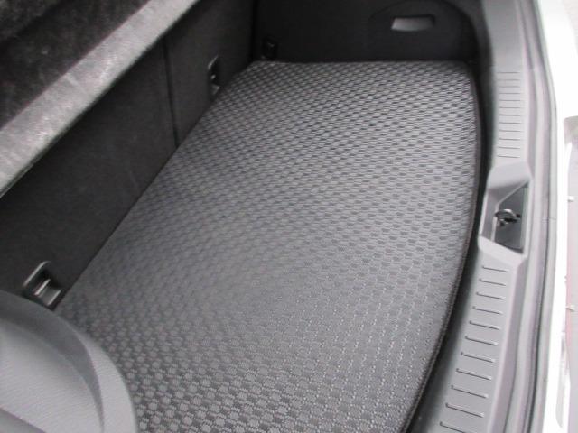 ■フルエアロや大径アルミホイール、本革シートなどの車両や、パワースライドドアやＨＩＤヘッドライト（キセノンヘッドライト）、サンルーフなどが装備された車両も多数展示しています。