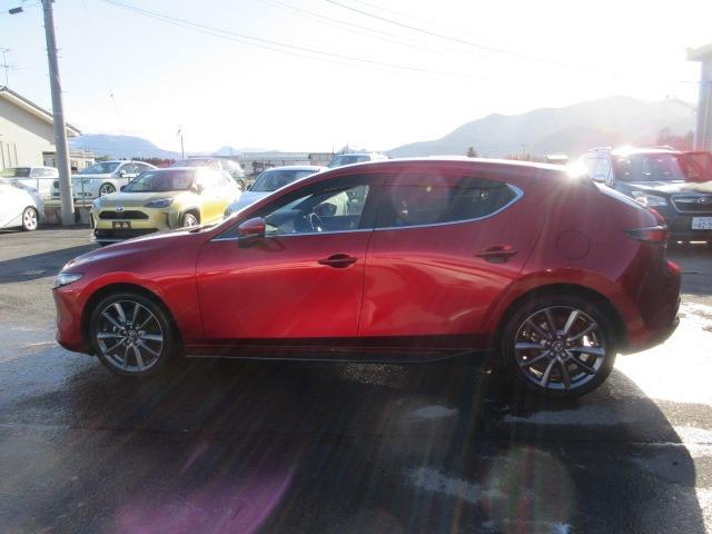 MAZDA3ファストバック XDバーガンディ セレクション 4WD アイアクティブセンス 純正コネクトナビ アラウンドビューモニター BOSEサウンドシステム コムテック製ドラレコ ETC レーダークルーズ 専用革シート パドルシフト LEDヘッドライト(12枚目)