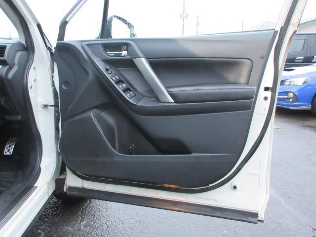 フォレスター ２．０ＸＴ　アイサイト　寒冷地仕様　４ＷＤ　電動サンルーフ　カロッツェリアナビ　レーダークルーズ　電動リアゲート　パドルシフト　純正ルーフレール　ＥＴＣ　バックカメラ　純正前後エアロ　前後フォグ　ＬＥＤデイライト　ドアバイザ（54枚目）