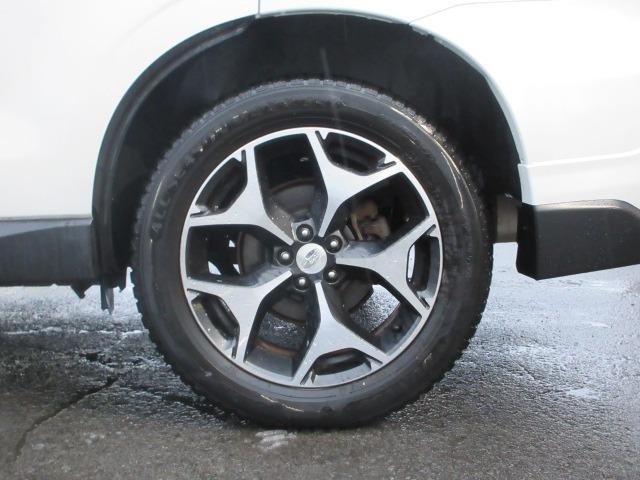 フォレスター ２．０ＸＴ　アイサイト　寒冷地仕様　４ＷＤ　電動サンルーフ　カロッツェリアナビ　レーダークルーズ　電動リアゲート　パドルシフト　純正ルーフレール　ＥＴＣ　バックカメラ　純正前後エアロ　前後フォグ　ＬＥＤデイライト　ドアバイザ（74枚目）