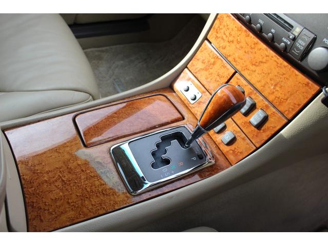 セルシオ Ｃ仕様　ハーフエアロ・新品サスコン・サンルーフ・本革・カールソン２０インチ（26枚目）