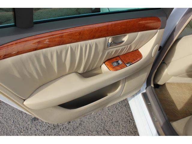 セルシオ Ｃ仕様　ハーフエアロ・新品サスコン・サンルーフ・本革・カールソン２０インチ（35枚目）