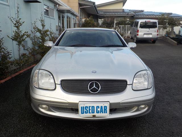 ＳＬＫ ＳＬＫ２３０コンプレッサー　初売り期間価格車　バリオルーフ　４エアバッグ　ＡＢＳ　エレクトロニックスタビリティプログラム　ブレーキアシスト　トラクションコントロール　本革シート＆ヒーター　キーレス　純正アルミホイール（3枚目）