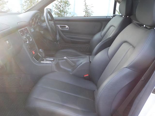 ＳＬＫ ＳＬＫ２３０コンプレッサー　初売り期間価格車　バリオルーフ　４エアバッグ　ＡＢＳ　エレクトロニックスタビリティプログラム　ブレーキアシスト　トラクションコントロール　本革シート＆ヒーター　キーレス　純正アルミホイール（12枚目）