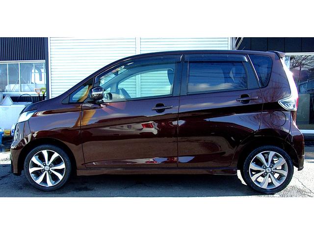 デイズ ハイウェイスター　Ｇ　４ＷＤ　ナビ　ＴＶ　Ｂｌｕｅｔｏｏｔｈ　ＤＶＤ　アラウンドビューモニター　シートヒーター　ＥＴＣ　ＨＩＤライト　フォグライト　純正１５アルミホイール・エアロ　アイドリングストップ　スマートキー（4枚目）