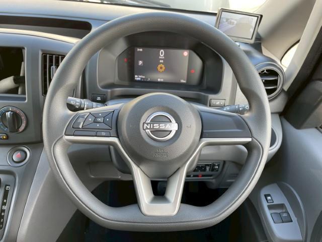 ＮＶ２００バネットバン ＤＸ　１４ＡＷ　デザートテックＬＣ－８　マキシス　バックショット　Ｂｒａｔオリジナルリフトアップキット　ボンネットエンブレム　Ｖモーショングリル　グリルエンブレム　寒冷地仕様　スマートキー　電格ミラー（3枚目）