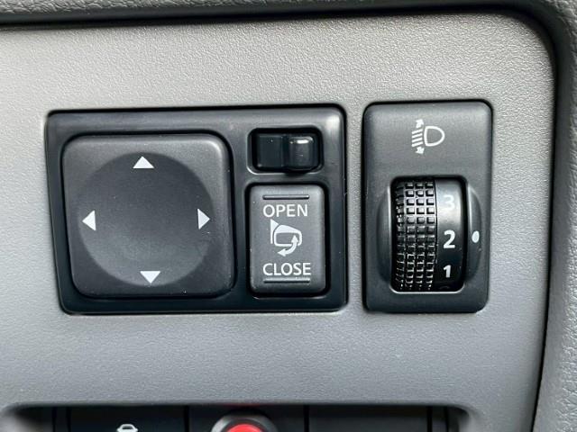 ＮＶ２００バネットバン ＤＸ　１４ＡＷ　デザートテックＬＣ－８　マキシス　バックショット　Ｂｒａｔオリジナルリフトアップキット　ボンネットエンブレム　Ｖモーショングリル　グリルエンブレム　寒冷地仕様　スマートキー　電格ミラー（6枚目）