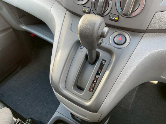 ＮＶ２００バネットバン ＤＸ　１４ＡＷ　デザートテックＬＣ－８　マキシス　バックショット　Ｂｒａｔオリジナルリフトアップキット　ボンネットエンブレム　Ｖモーショングリル　グリルエンブレム　寒冷地仕様　スマートキー　電格ミラー（9枚目）