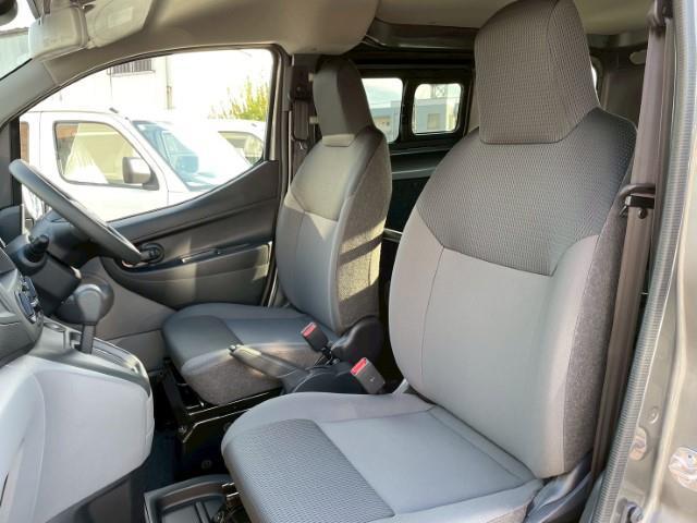 ＮＶ２００バネットバン ＤＸ　１４ＡＷ　デザートテックＬＣ－８　マキシス　バックショット　Ｂｒａｔオリジナルリフトアップキット　ボンネットエンブレム　Ｖモーショングリル　グリルエンブレム　寒冷地仕様　スマートキー　電格ミラー（14枚目）
