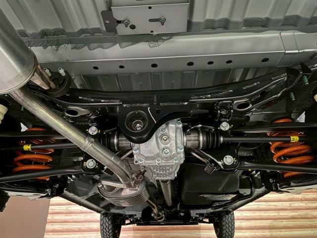 ＮＶ２００バネットバン ＤＸ　１４ＡＷ　デザートテックＬＣ－８　マキシス　バックショット　Ｂｒａｔオリジナルリフトアップキット　ボンネットエンブレム　Ｖモーショングリル　グリルエンブレム　寒冷地仕様　スマートキー　電格ミラー（19枚目）