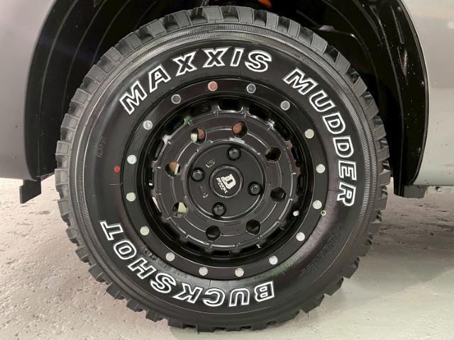 ＮＶ２００バネットバン ＤＸ　１４ＡＷ　デザートテックＬＣ－８　マキシス　バックショット　Ｂｒａｔオリジナルリフトアップキット　ボンネットエンブレム　Ｖモーショングリル　グリルエンブレム　寒冷地仕様　スマートキー　電格ミラー（40枚目）