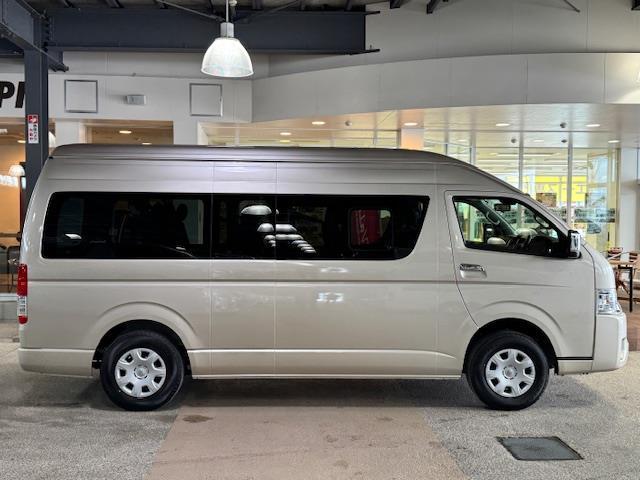 ハイエースワゴン グランドキャビン 4WD トヨタセーフティセンス スマートキー デジタルインナーミラー LEDヘッドライト 片側パワースライドドア(5枚目)
