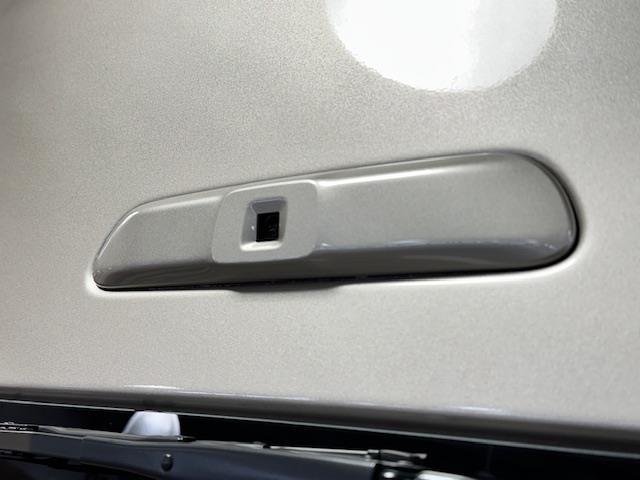 ハイエースワゴン グランドキャビン 4WD トヨタセーフティセンス スマートキー デジタルインナーミラー LEDヘッドライト 片側パワースライドドア(18枚目)