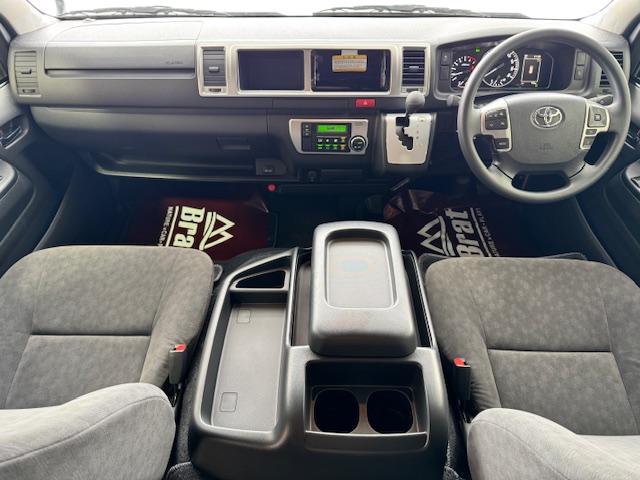 ハイエースワゴン グランドキャビン 4WD トヨタセーフティセンス スマートキー デジタルインナーミラー LEDヘッドライト 片側パワースライドドア(20枚目)