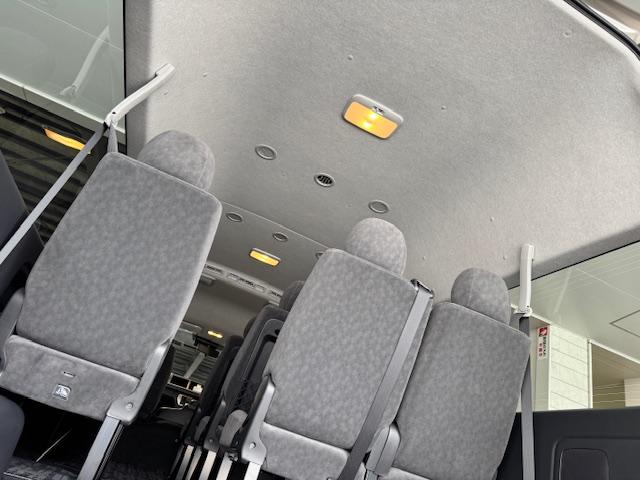 ハイエースワゴン グランドキャビン 4WD トヨタセーフティセンス スマートキー デジタルインナーミラー LEDヘッドライト 片側パワースライドドア(49枚目)