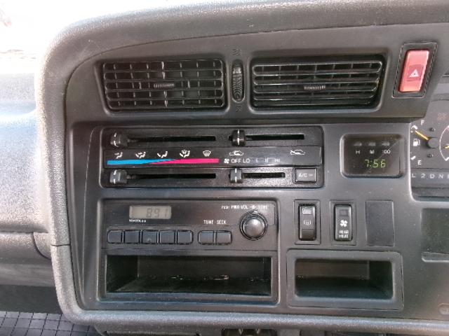 ハイエースバン ロングDX 4WD 3.0D 5Lエンジン Wエアコン リヤヒーター(9枚目)